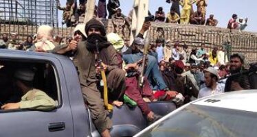 Afghanistan, talebani sparano su manifestanti a Jalalabad: almeno 2 morti