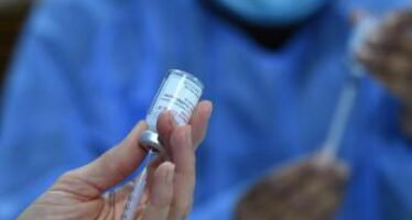 Covid Usa, Fda autorizza terza dose vaccino per immunodepressi