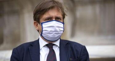 Green pass Italia, Sileri: “Non è obbligo vaccino indiretto”