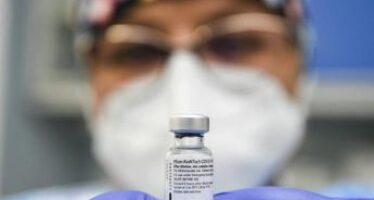 ‘No a terza dose vaccino Pfizer in Usa’, il voto del panel Fda
