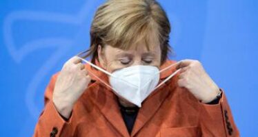 Covid oggi Germania, Merkel: “Necessarie più restrizioni”