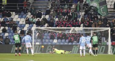 Sassuolo-Lazio 2-1, Berardi e Raspadori firmano la rimonta
