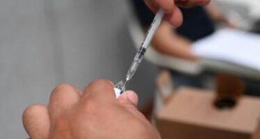 Vaccinazioni dei bambini: non solo Covid, mantenere alta la guardia contro la meningite