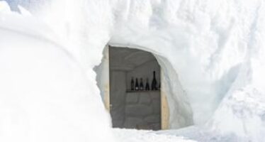 Viticoltura sostenibile, una cantina di ghiaccio a 2.000 metri per i vini della Valcamonica