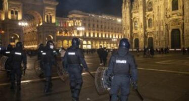 Violenze Capodanno Milano, “mi sono ritrovata per terra: ho pensato di morire”