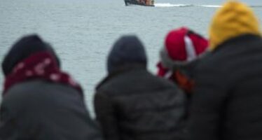 Migranti, in 280 sbarcano a Lampedusa: anche 7 cadaveri