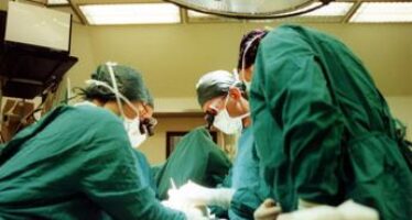 Chirurgia, allarme esperti su ipotensione durante interventi ad alto rischio