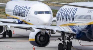 Ryanair fa il ‘verso’ a Djokovic sui social, è polemica