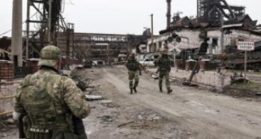 Mariupol, Russia annuncia tregua per evacuare Azovstal. Kiev smentisce