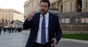 Salvini: “Momento di tagliare le tasse, serve pace fiscale”