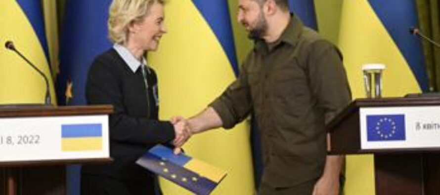 Von der Leyen a Zelensky: “Primo passo Ucraina verso Ue”