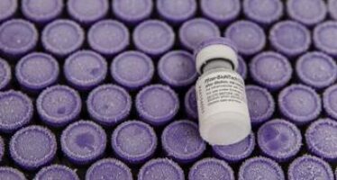 Vaccini Covid, accordo Ue-Pfizer per consegna in autunno