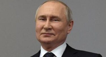 Sanzioni Russia, Putin: “Nonostante difficoltà economia resiste”