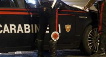 Cuneo, lanciavano mattoni contro auto in corsa: 3 arresti per tentato omicidio