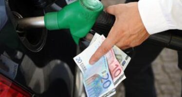 Carburanti, si fermano i rialzi: prezzi benzina e diesel oggi