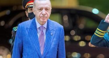 Svezia in Nato, Erdogan chiede di rimuovere ministro Difesa