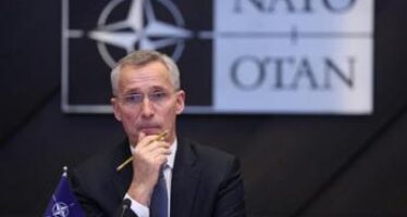 Russia, Stoltenberg: “Minaccia a sicurezza Nato”