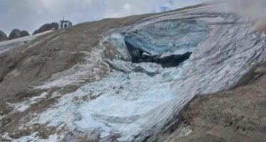 Valanga sulla Marmolada, crolla seracco di ghiaccio: 6 morti – Video
