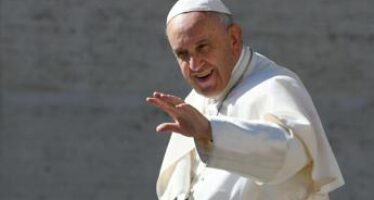 Papa sul suo futuro: “Lasciamo che lo dica Lui lassù”