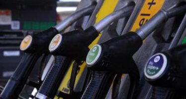 Benzina e diesel, prezzi in calo in Italia oggi