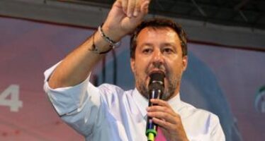 Crisi governo, Salvini: “Impossibile governare con Pd, pensa a droga e immigrati”