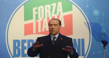 Berlusconi: “Se passa presidenzialismo Mattarella dovrebbe dimettersi”. Letta: “Destra pericolosa”