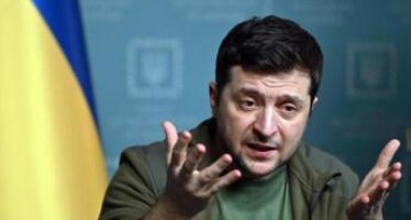 Ucraina, Zelensky: “Missili Russia su stazione, 22 morti”