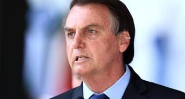 Elezioni Brasile 2022, Bolsonaro: “Voto con maglia Selecao o militari nei seggi”