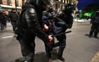 Russia, proteste contro mobilitazione: 730 arresti