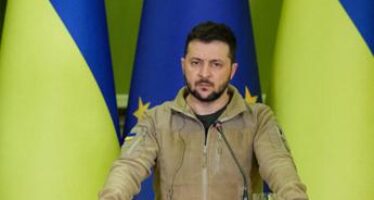 Ucraina, Zelensky: “Nostra bandiera tornerà in Crimea”
