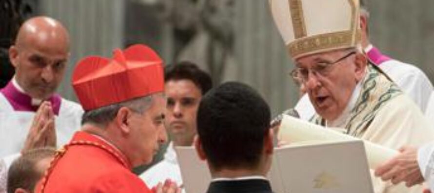 Vaticano, il fratello di Becciu alla Zambrano: “Porta la registrazione del Papa, ordine di A”