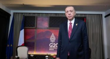 Missili in Polonia, Erdogan: “Accusare Russia aumenta solo tensioni”