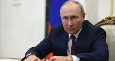 Ucraina, Putin firma legge per arruolare chi ha commesso reati gravi