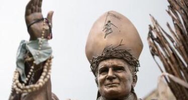 Pedofilia, stampa olandese: “Wojtyla sapeva di abusi sin da quando era arcivescovo Cracovia”