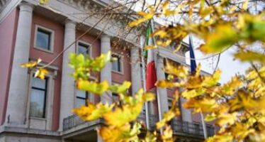 Attacchi a sedi diplomatiche italiane, Meloni: “Preoccupati per violenze”