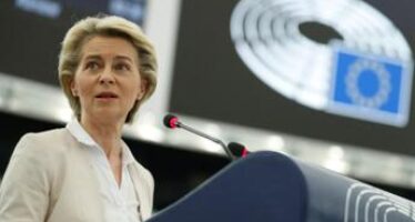 Covid, Nyt fa causa a Commissione Ue: non rese pubblici messaggi von der Leyen-Pfizer