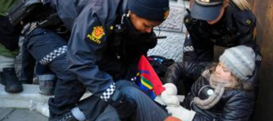 Greta Thunberg arrestata in Norvegia durante protesta