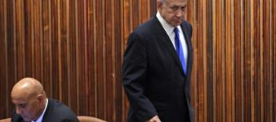 Israele, Knesset approva provvedimento contro sospensione Netanyahu