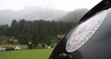 Trentino, base jumper precipita e muore a Fai della Paganella