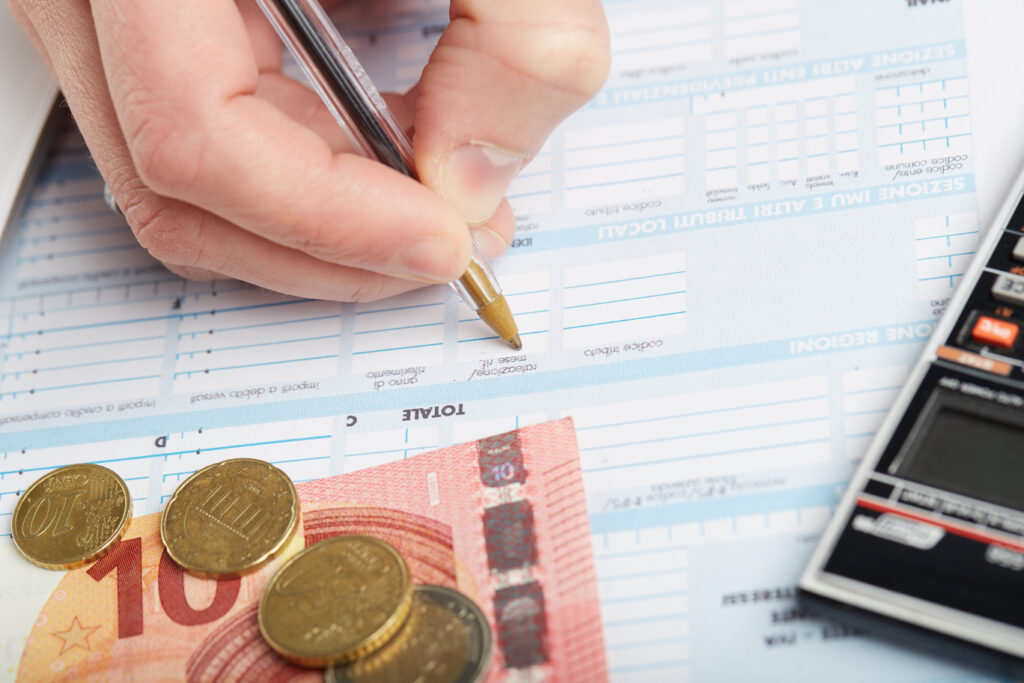 Recupero evasione fiscale, segnalazioni dei Comuni ai minimi storici: proventi più che dimezzati in sette anni